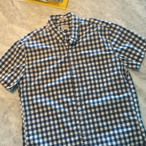 j crew classic button down - Picture 2 of 4